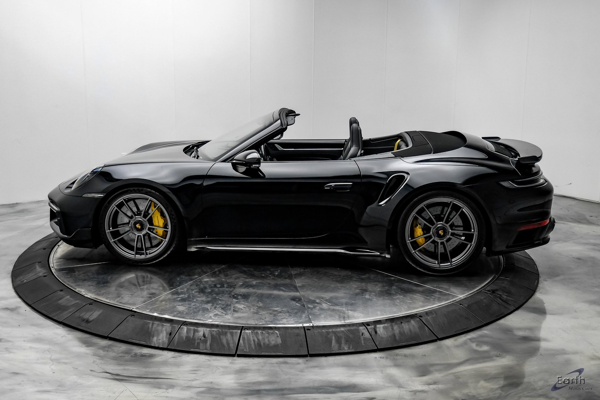 Used 2022 Porsche 911 Turbo S image 7