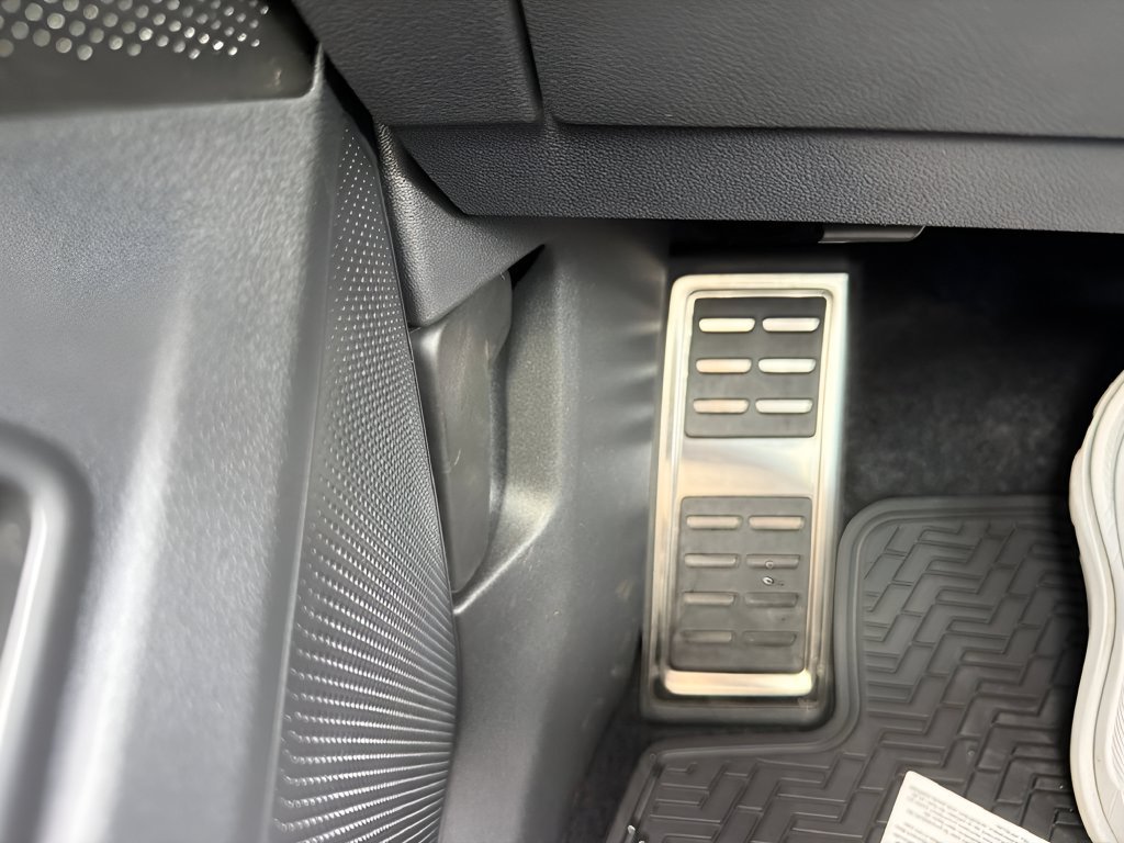 New 2026 Volkswagen Tiguan SE R-Line AWD/4WD image 30