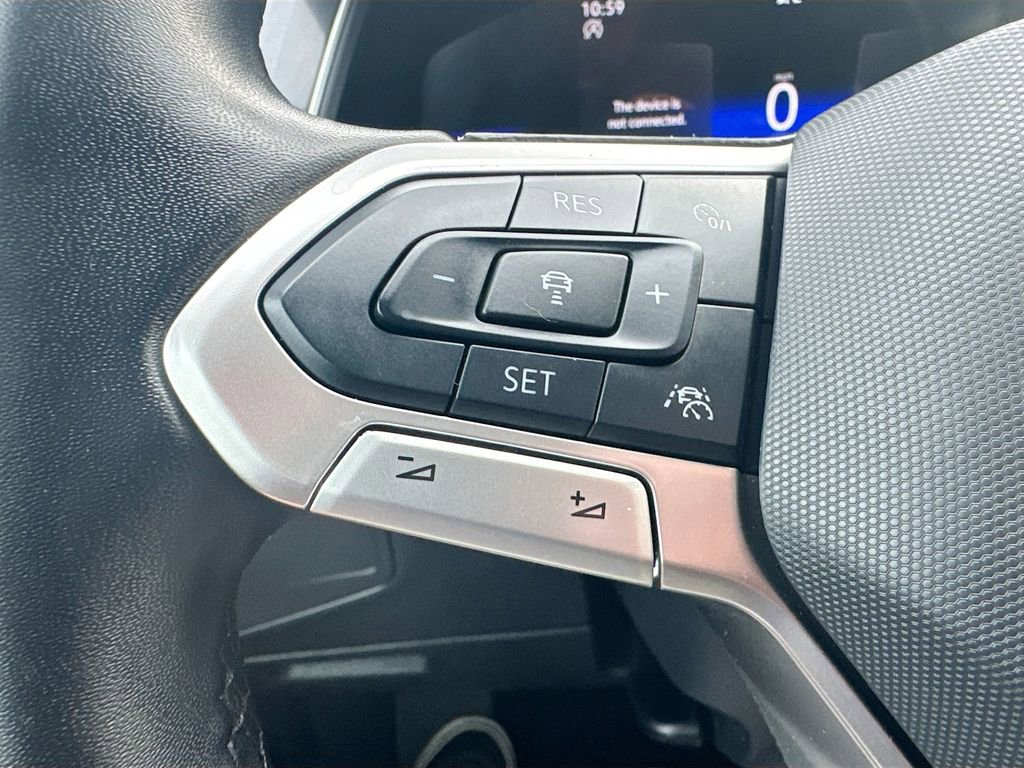 Used 2024 Volkswagen Tiguan SE image 9