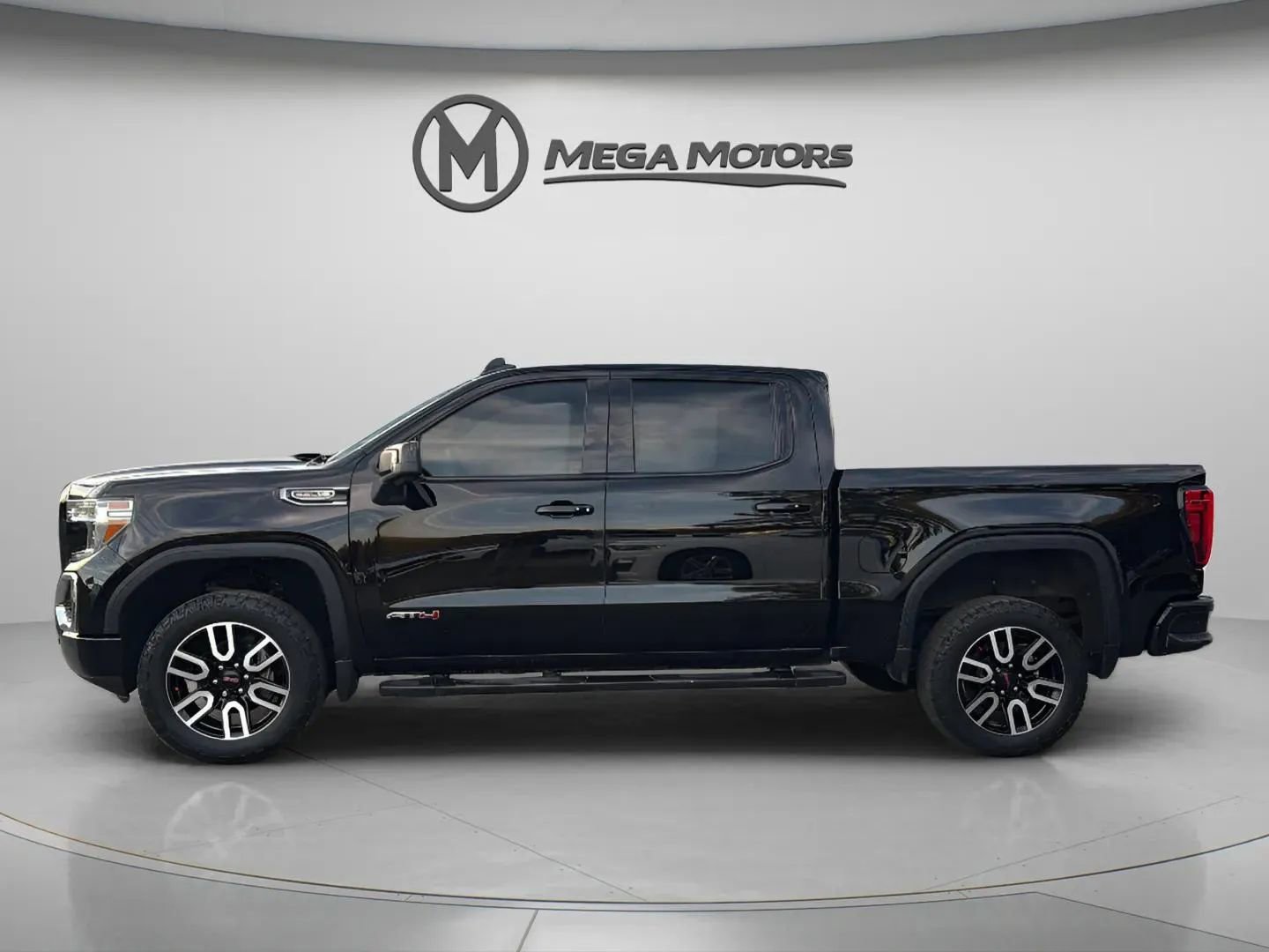 Used 2020 GMC Sierra 1500 AT4 w/ AT4 Premium Package image 2