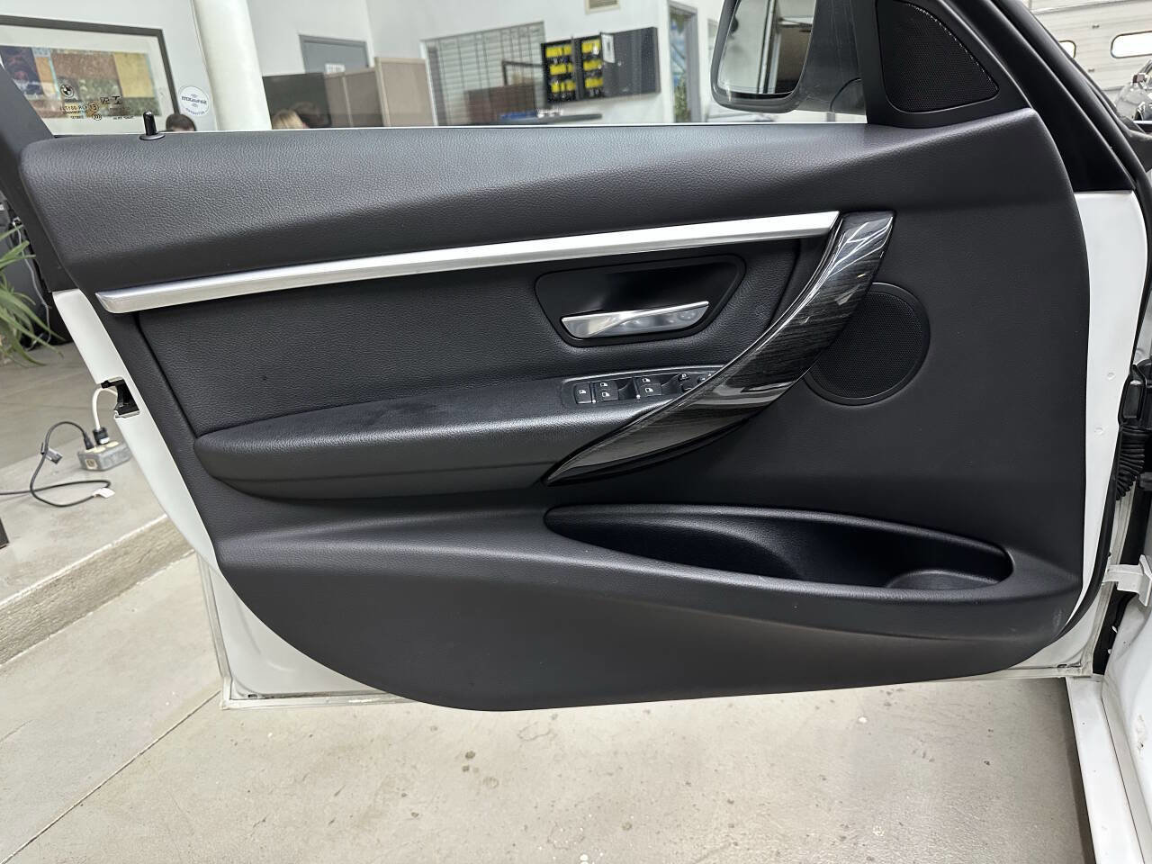 Used 2018 BMW 330i xDrive 330i xDrive AWD 4dr Sedan w/ Convenience Package image 10