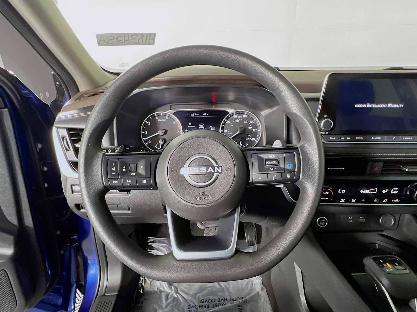 Used 2023 Nissan Rogue SV image 11