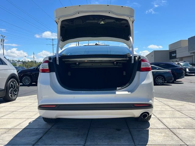 Used 2016 Ford Fusion SE w/ Equipment Group 202A FWD image 12