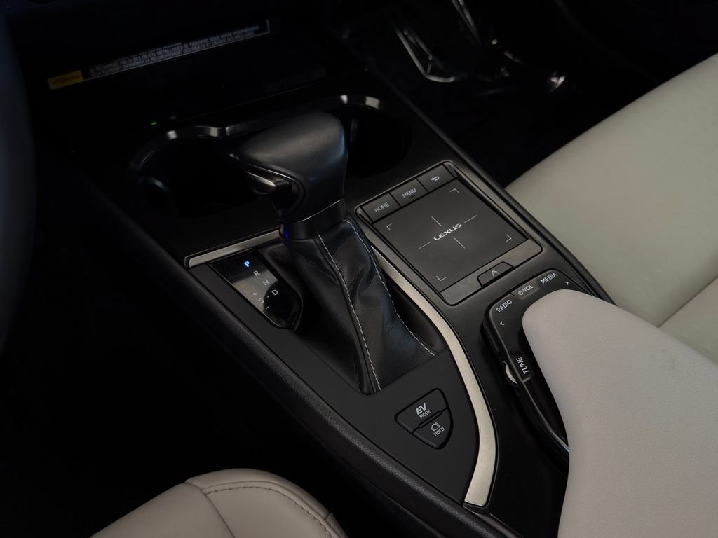 Used 2021 Lexus UX 250h w/ Accessory Package (Z1) AWD/4WD image 20
