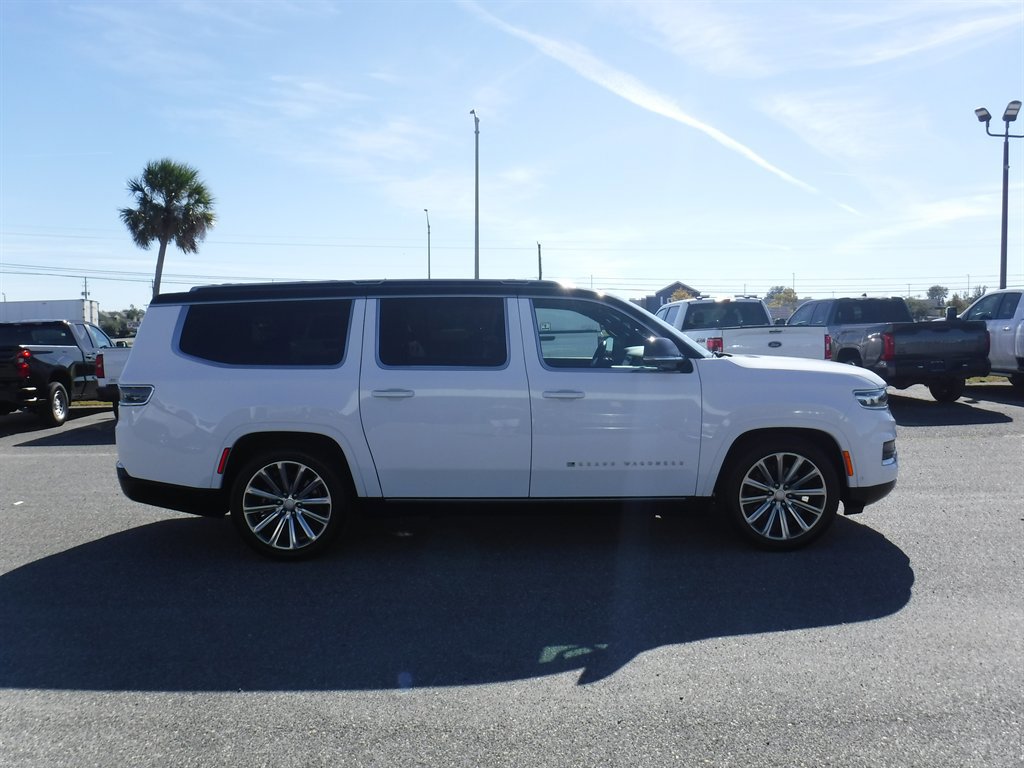 Used 2023 Jeep Grand Wagoneer L Series II image 3