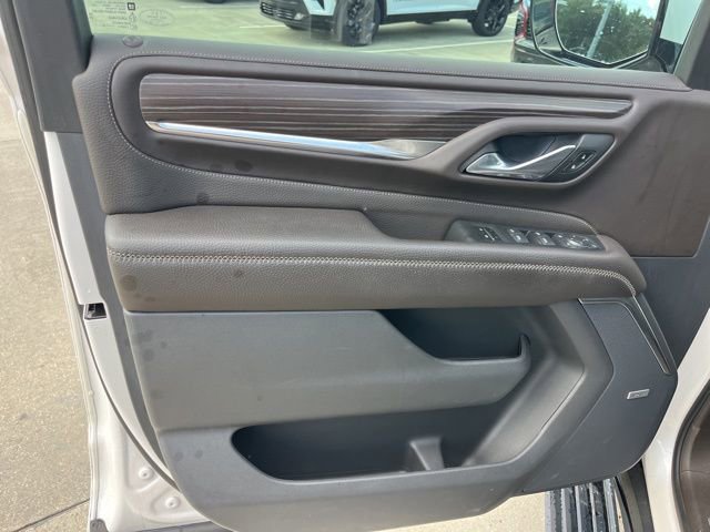 Used 2021 GMC Yukon XL Denali w/ Denali Premium Package image 14