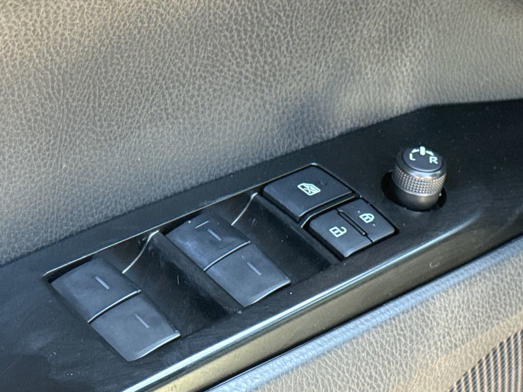 Used 2025 Toyota Camry SE w/ Multimedia Upgrade Package FWD image 19