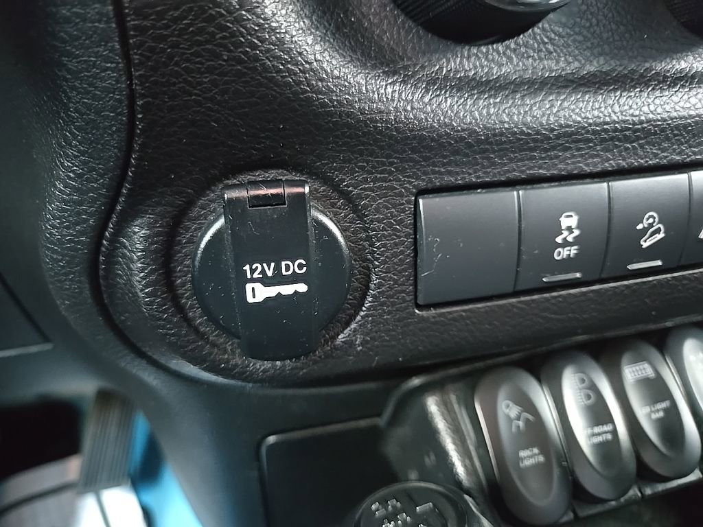 Used 2018 Jeep Wrangler Sport image 56