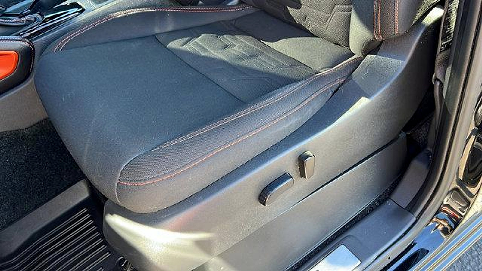 Used 2023 Nissan Frontier PRO-4X w/ Technology Package image 17