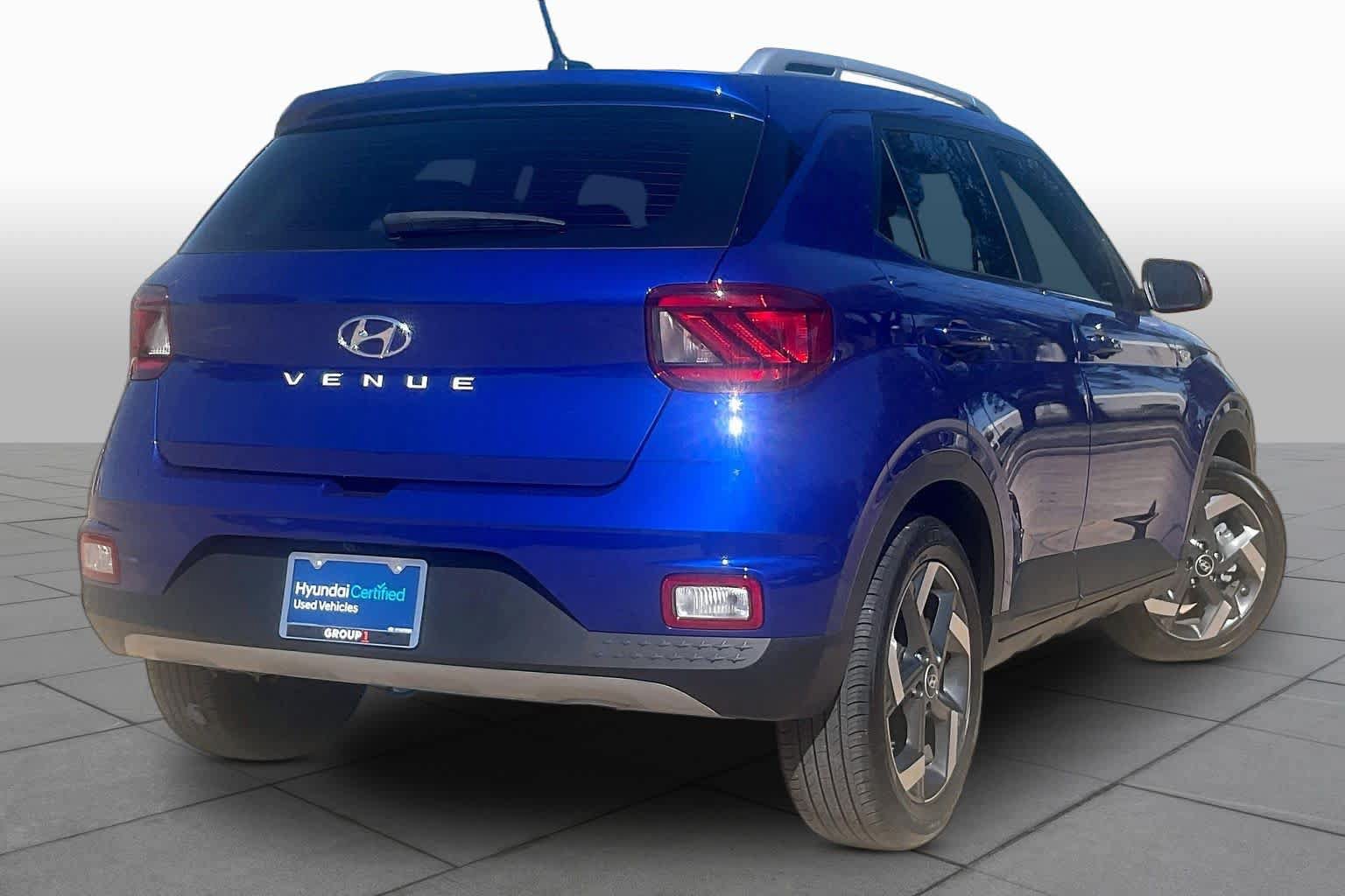 Certified 2025 Hyundai Venue SEL FWD image 13