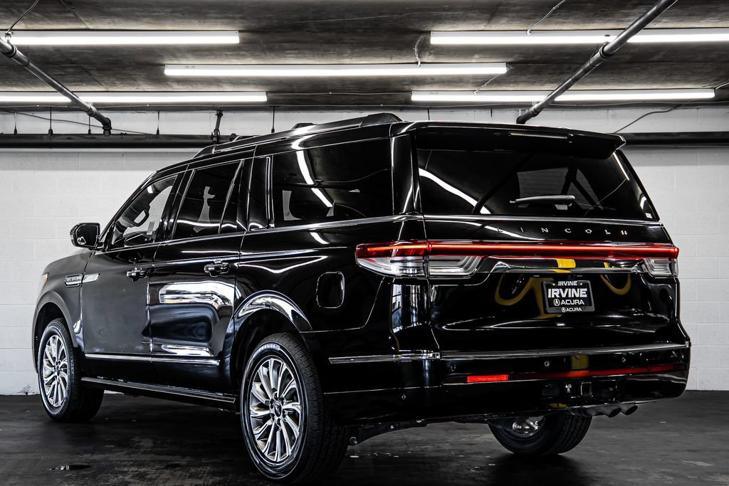 Used 2024 Lincoln Navigator L 4WD image 3