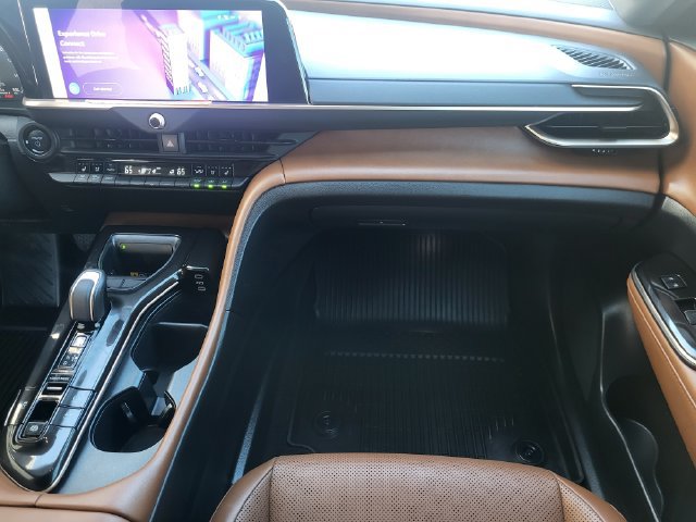 Used 2025 Toyota Crown Signia AWD/4WD image 28