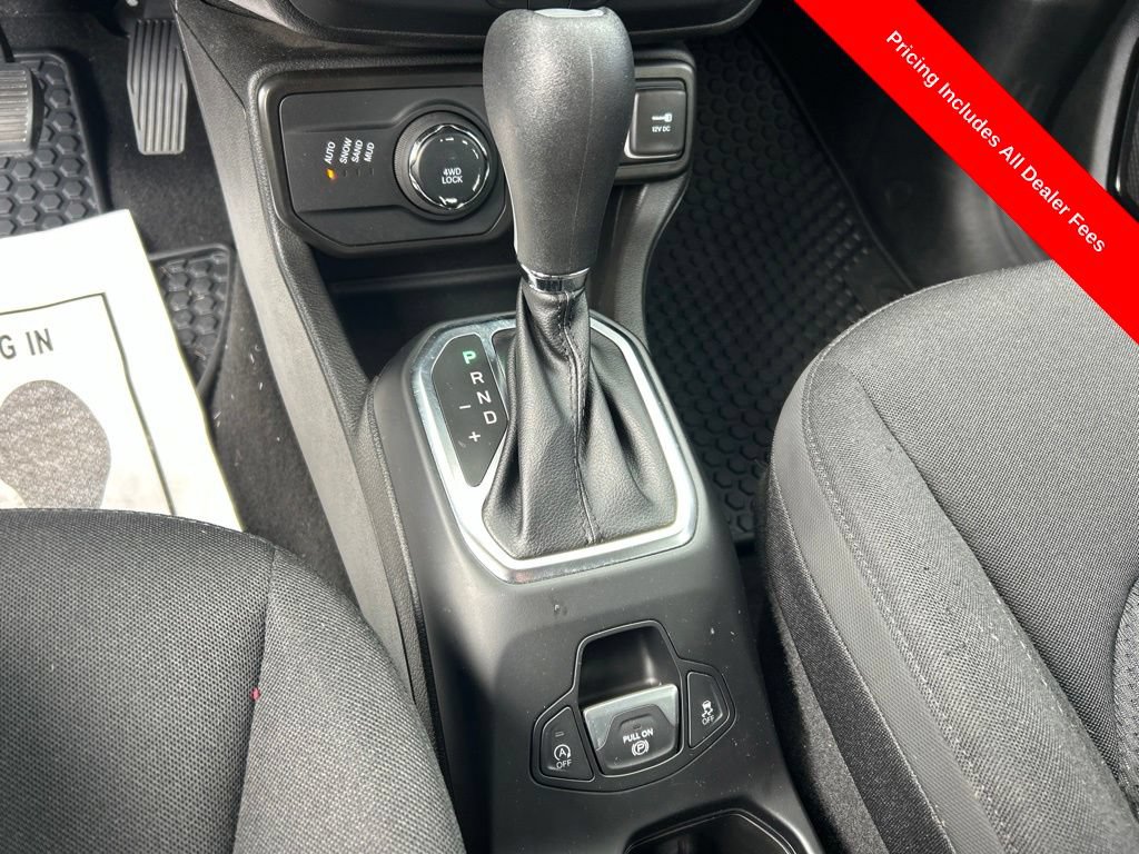 Used 2023 Jeep Renegade Altitude AWD/4WD image 11
