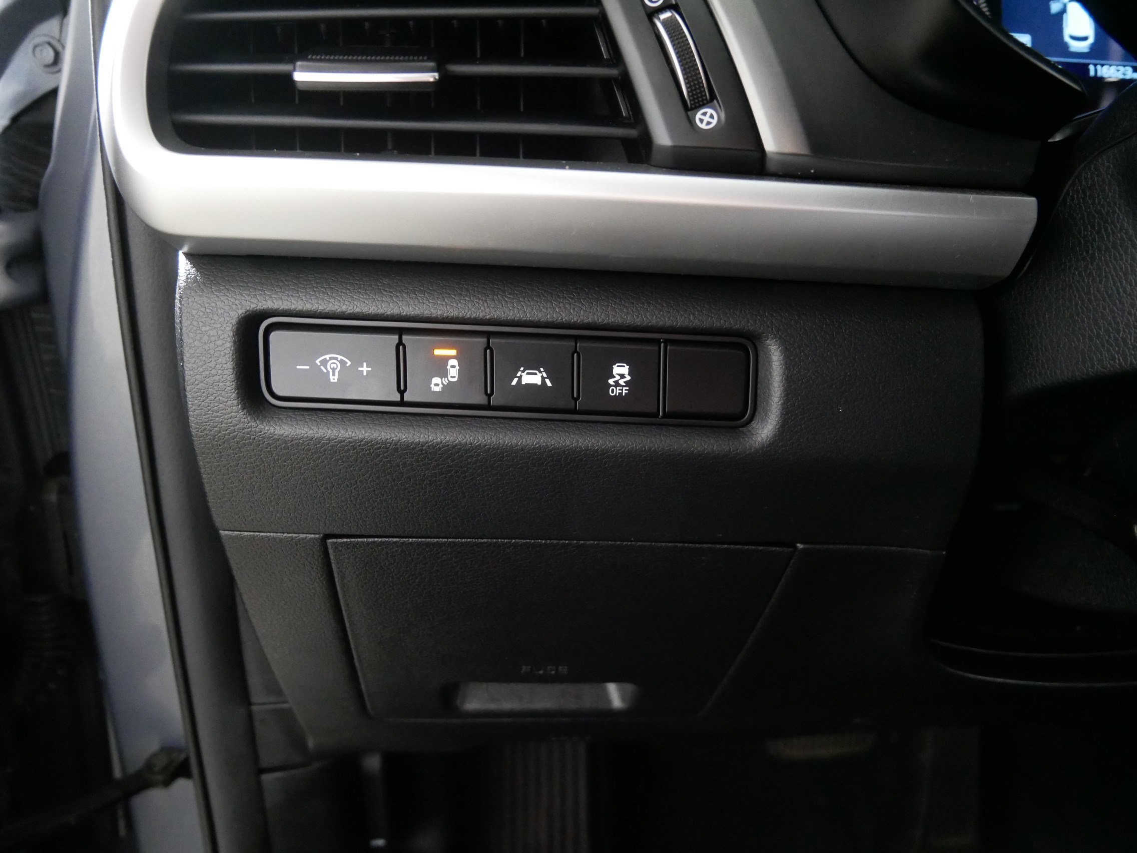 Used 2021 Kia Telluride LX AWD/4WD image 26