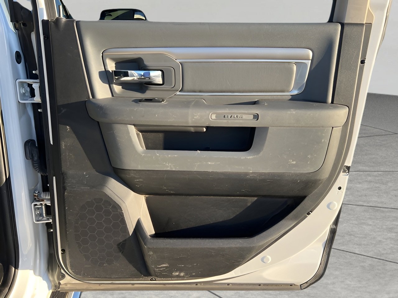 Used 2014 RAM 3500 SLT w/ Protection Group image 33