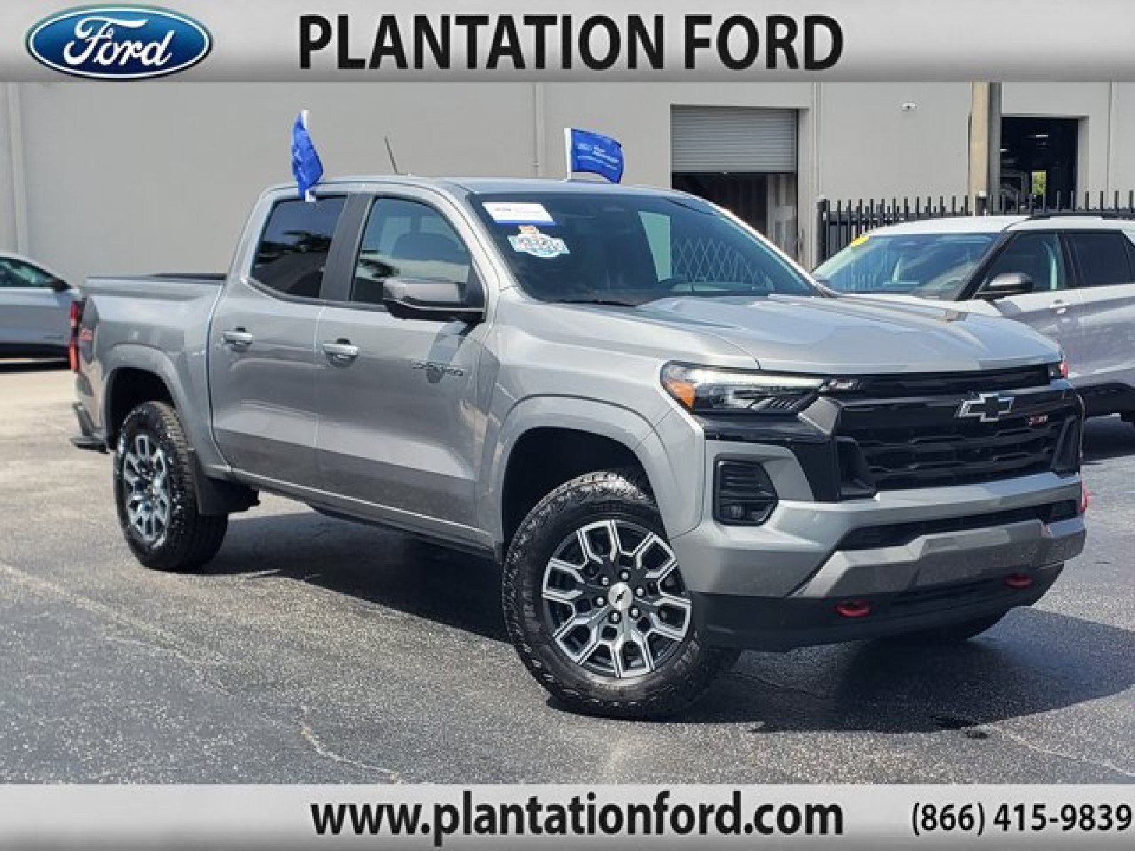 Used 2025 Chevrolet Colorado Z71 w/ Technology Package AWD/4WD image 1