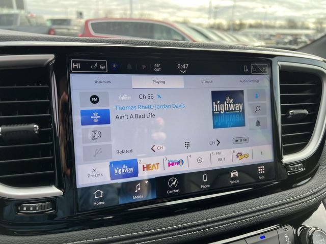 New 2026 Chrysler Pacifica Select w/ S Appearance Package AWD/4WD image 16