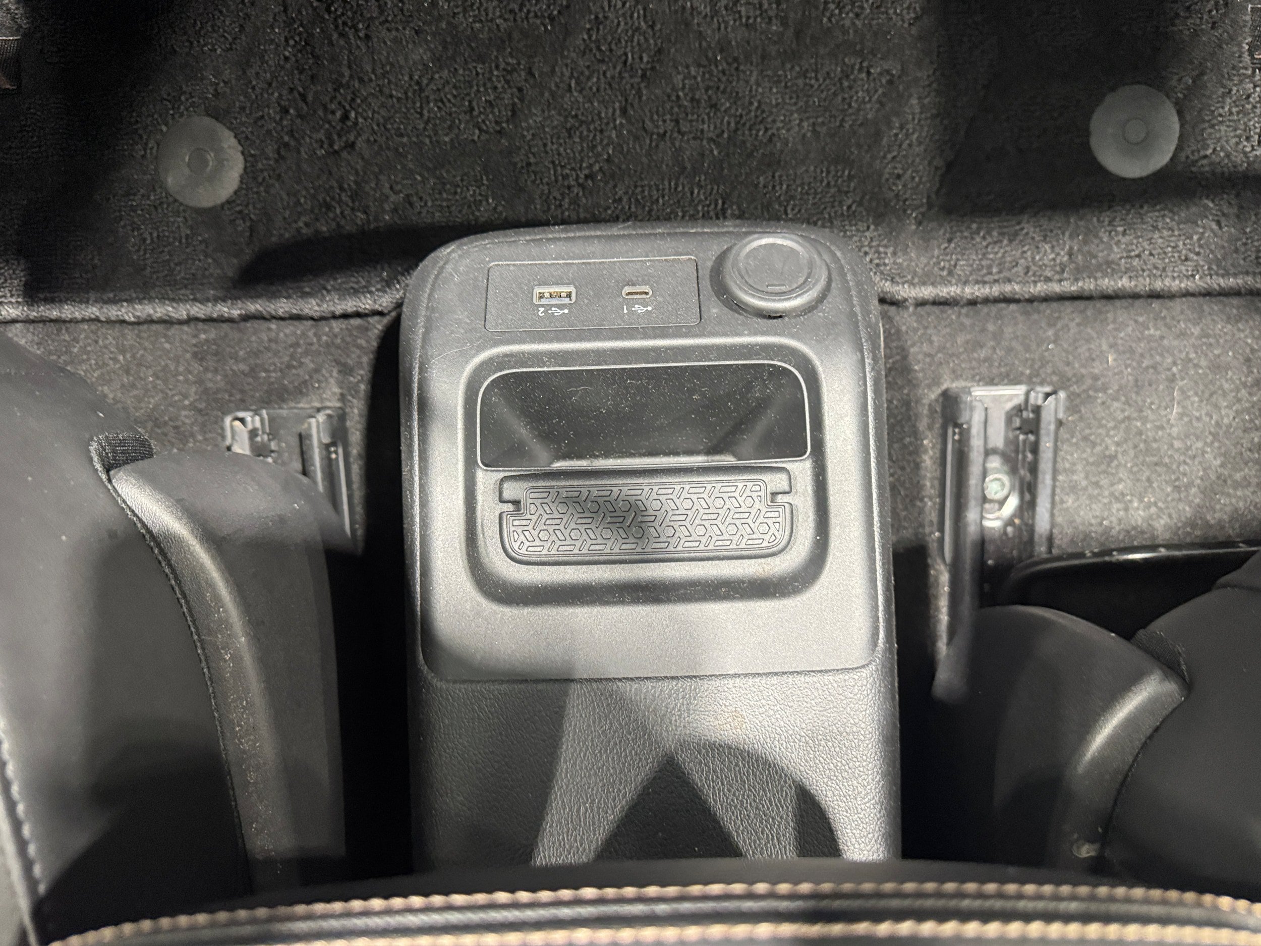 Used 2024 Nissan Ariya AWD image 31