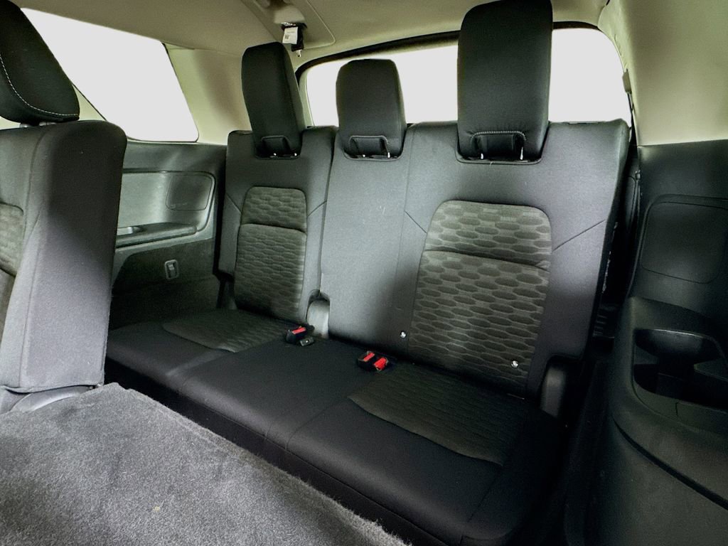 Used 2024 Nissan Pathfinder SV FWD image 28