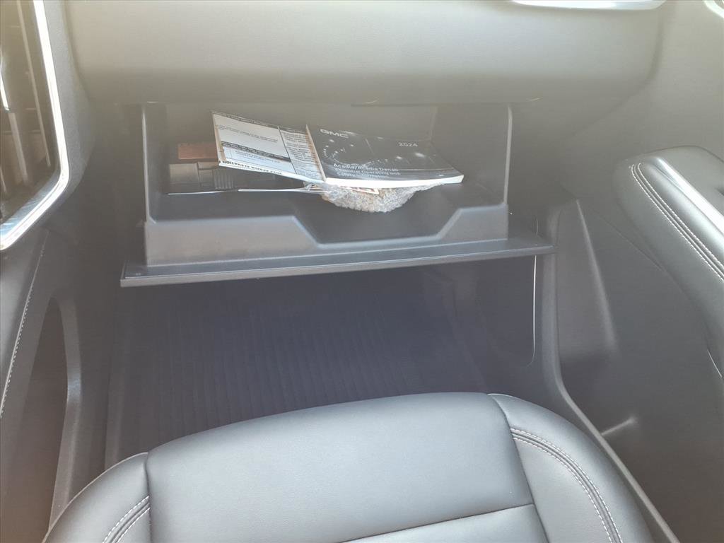 Used 2024 GMC Acadia Elevation w/ Luxury Package image 15