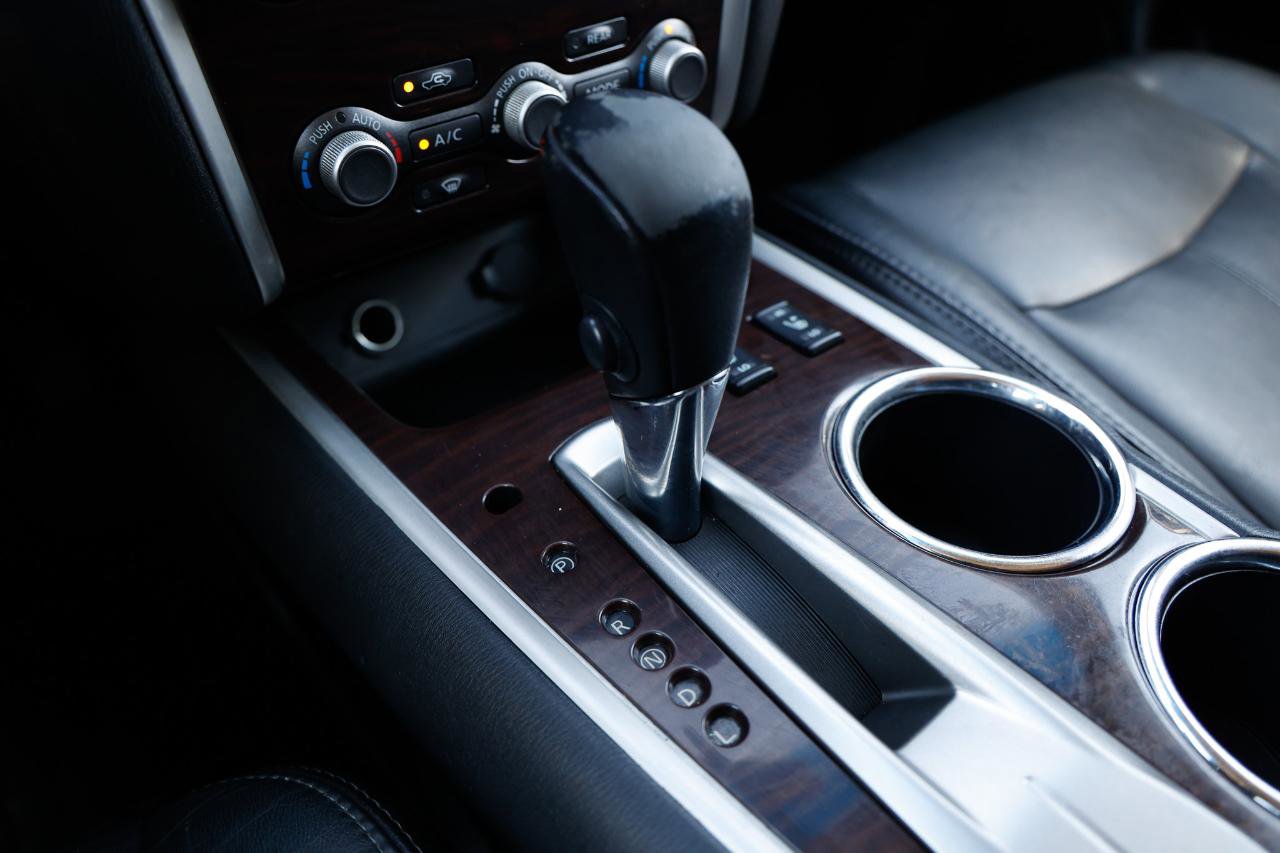 Used 2013 Nissan Pathfinder SL w/ SL Premium Pkg image 39