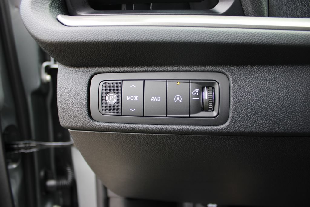 New 2027 Chevrolet Traverse LT w/ Midnight/Sport Edition AWD/4WD image 16