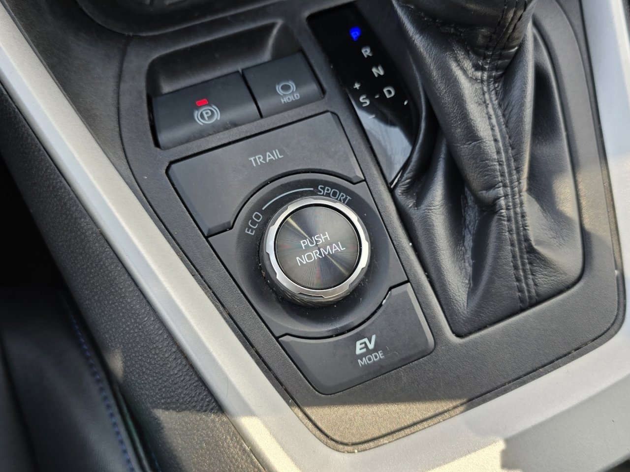 Certified 2022 Toyota RAV4 XSE AWD/4WD image 7