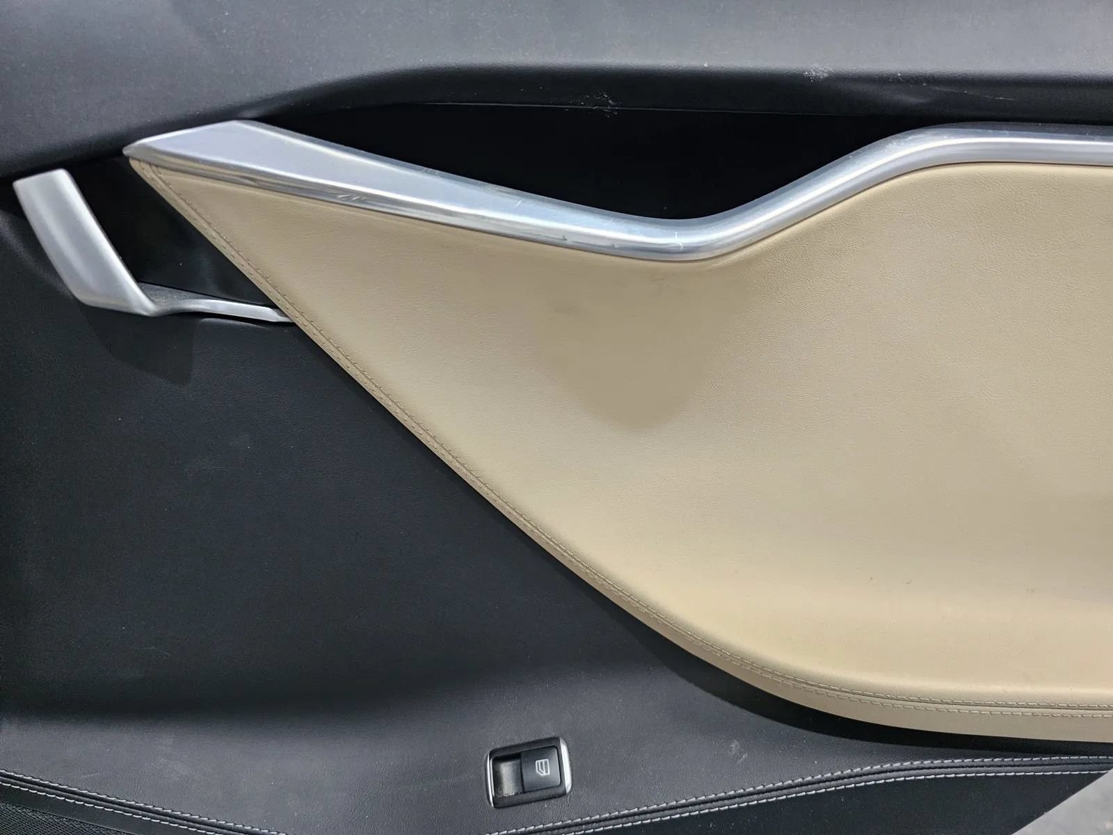 Used 2016 Tesla Model S 70 RWD image 8