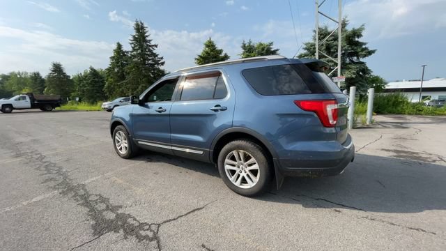 Used 2018 Ford Explorer XLT w/ Equipment Group 202A AWD/4WD image 7