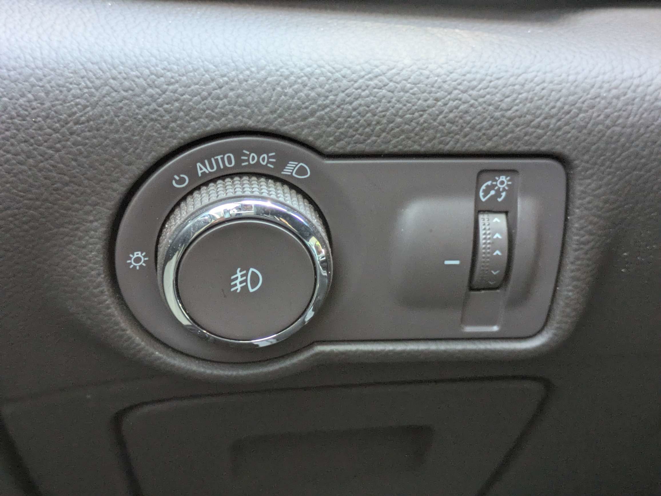 Used 2017 Buick Verano Sport Touring FWD image 13