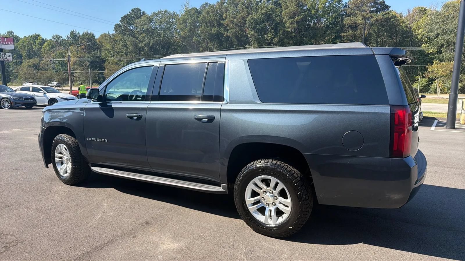 Used 2019 Chevrolet Suburban LT AWD/4WD image 5