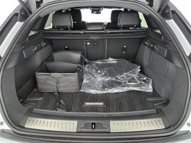 New 2026 Land Rover Range Rover Velar Dynamic SE image 14