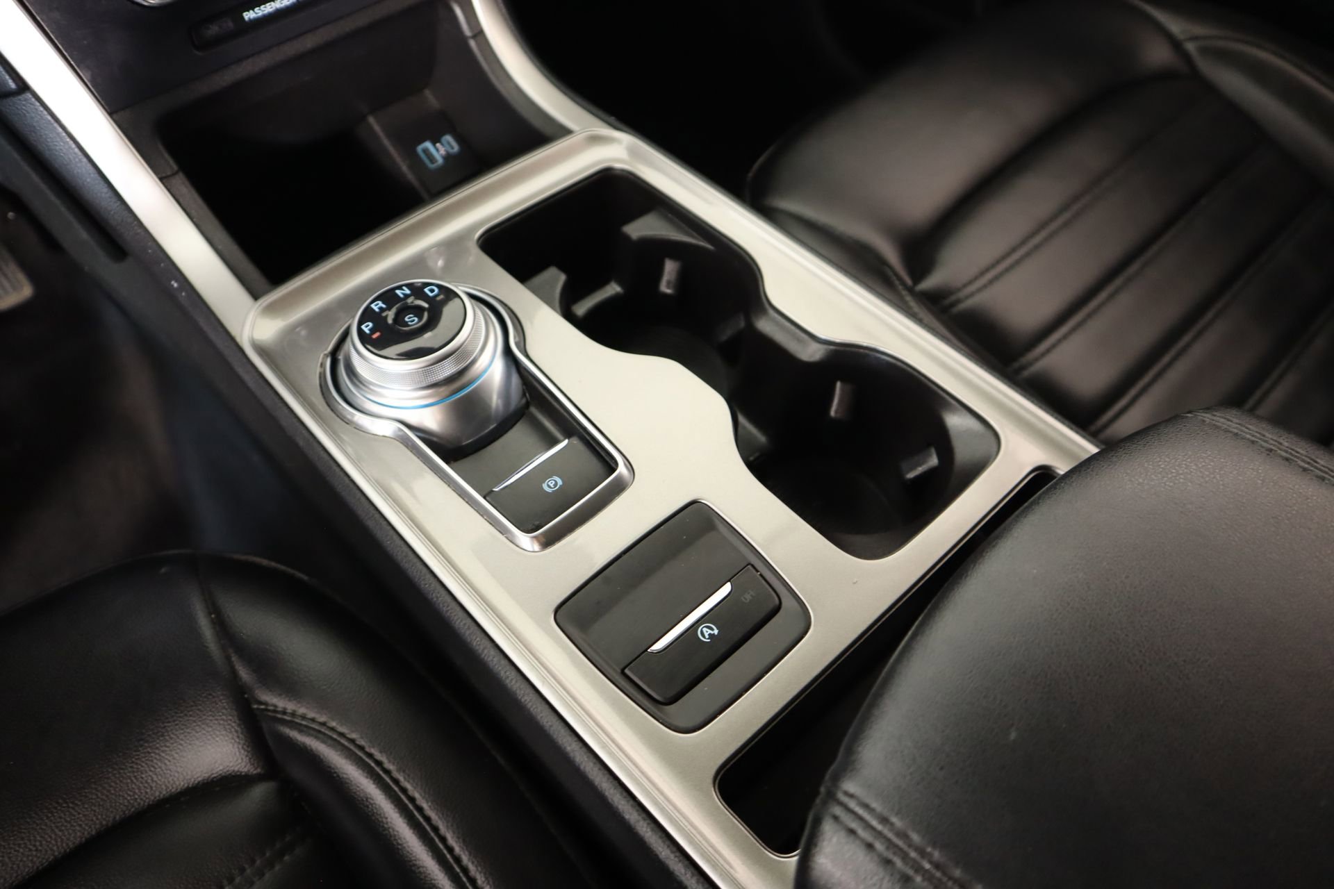 Used 2023 Ford Edge SEL image 8