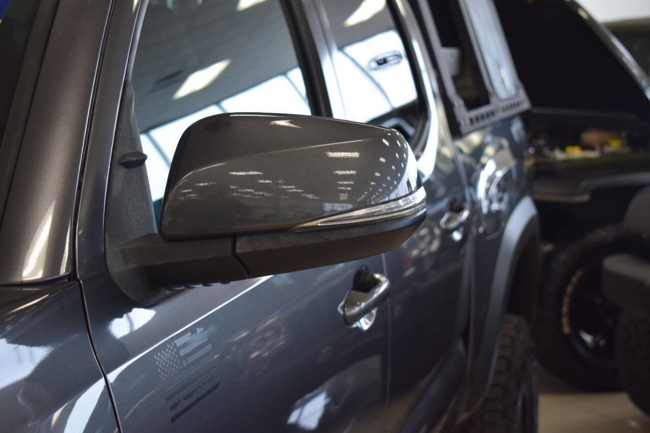 Used 2017 Toyota Tacoma TRD Off-Road image 12