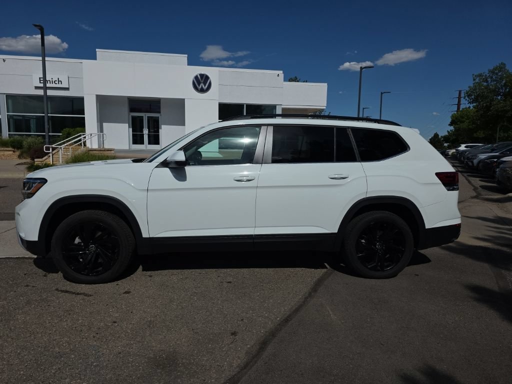 Used 2023 Volkswagen Atlas SE w/ Panoramic Sunroof Package AWD/4WD image 2
