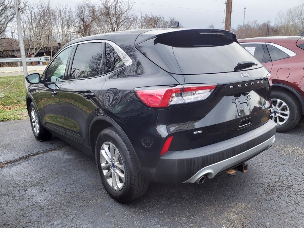 Used 2022 Ford Escape SE w/ Cold Weather Package image 3