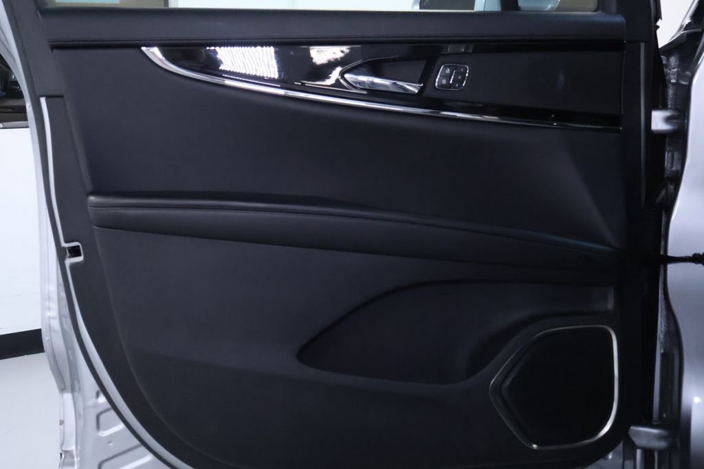 Used 2023 Lincoln Nautilus AWD w/ Premium Package image 11