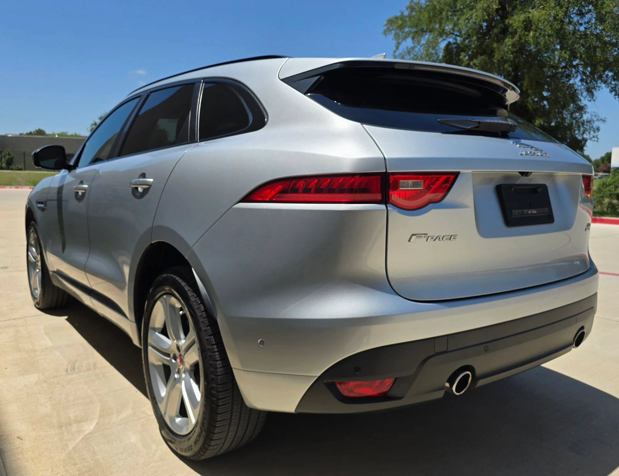 Used 2017 Jaguar F-PACE R-Sport AWD/4WD image 8