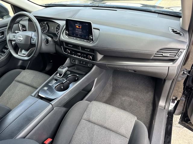 Used 2025 Nissan Rogue SV image 18