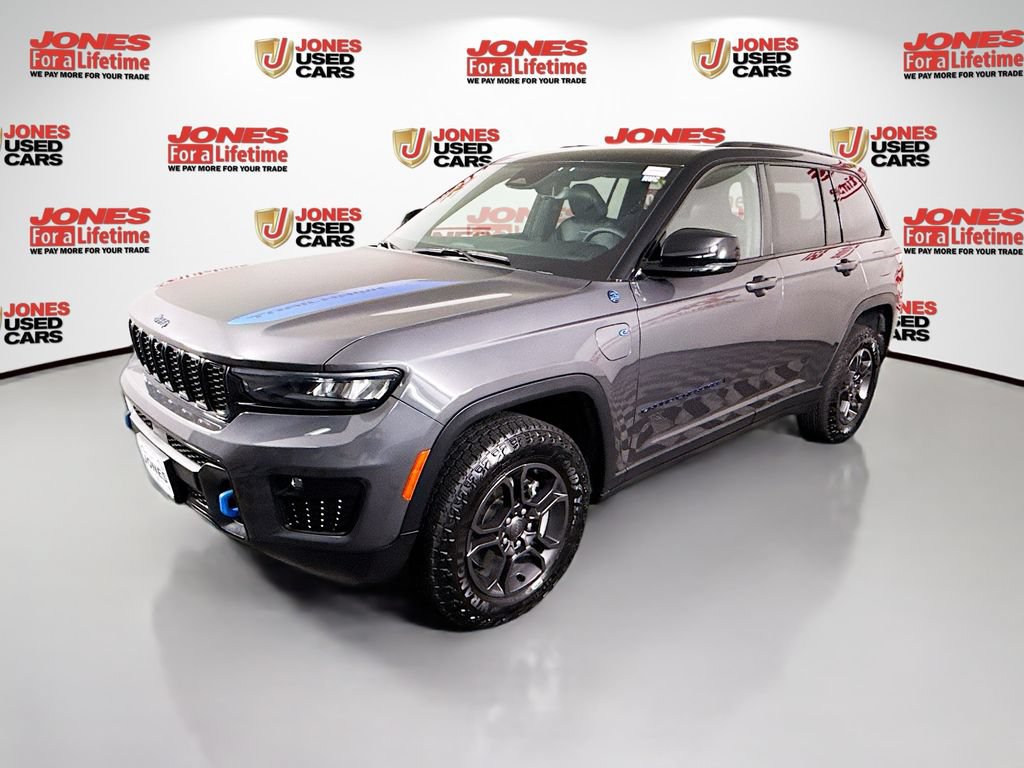 Used 2024 Jeep Grand Cherokee Trailhawk w/ Luxury Tech Group III AWD/4WD image 14