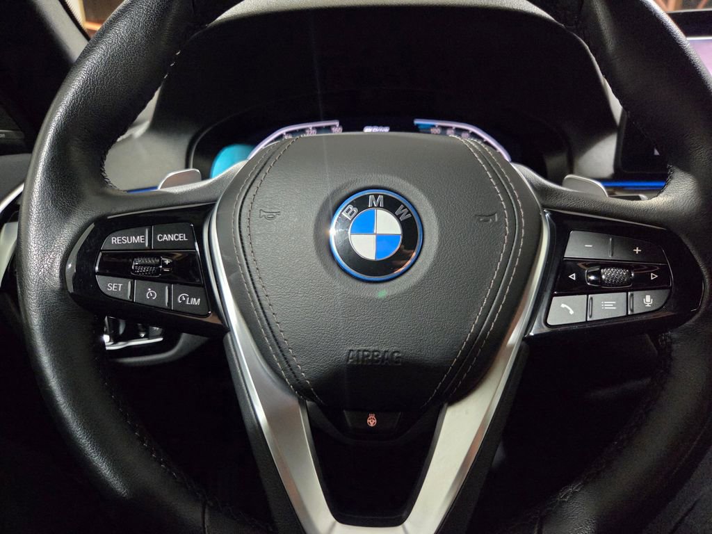 Used 2023 BMW 530e xDrive w/ Premium Package AWD/4WD image 6