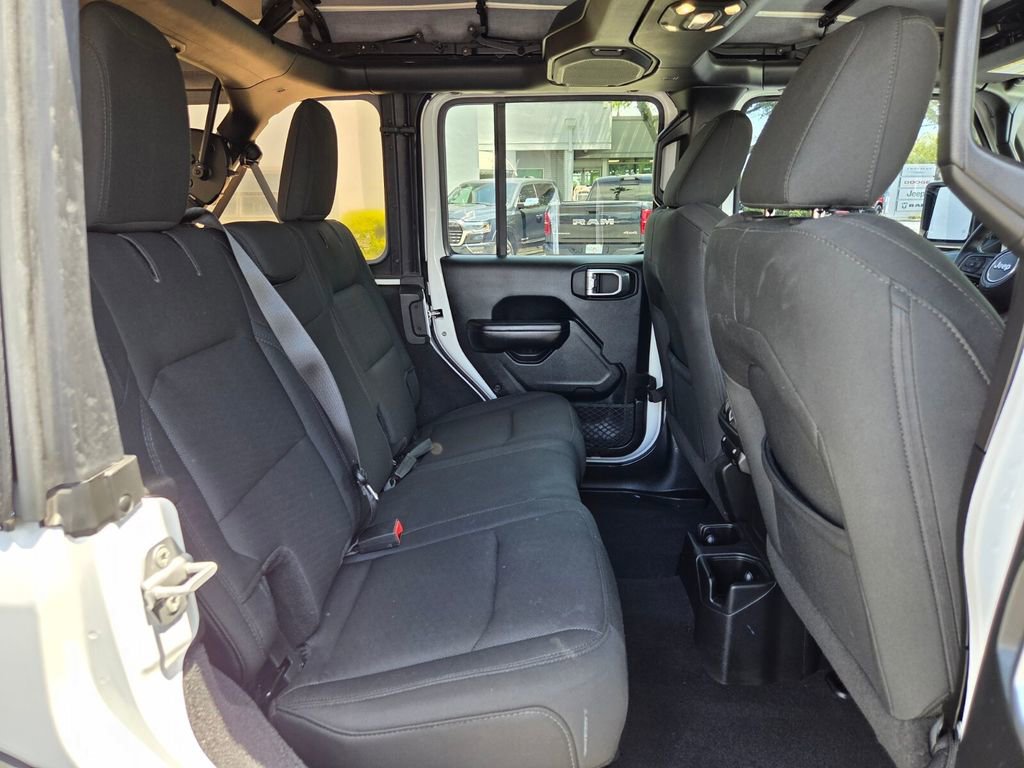 Used 2019 Jeep Wrangler Unlimited Sport AWD/4WD image 16