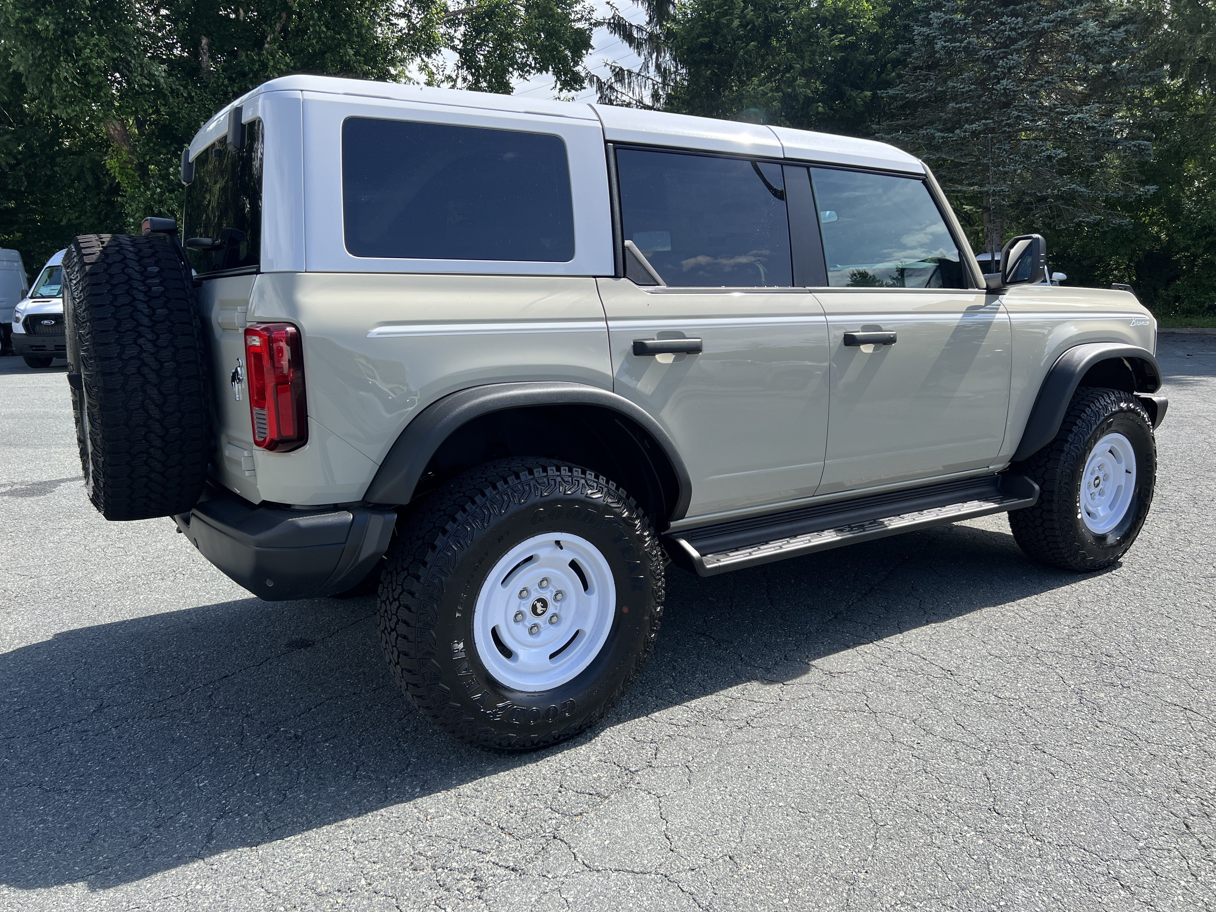 New 2026 Ford Bronco Heritage Edition AWD/4WD image 5
