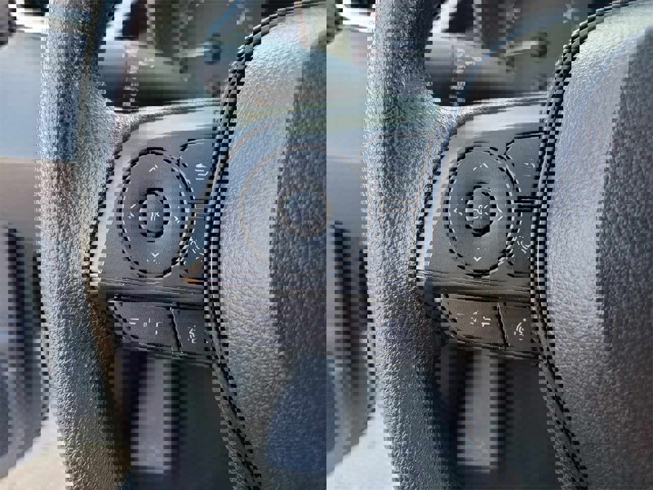 Used 2025 Toyota Corolla LE image 19