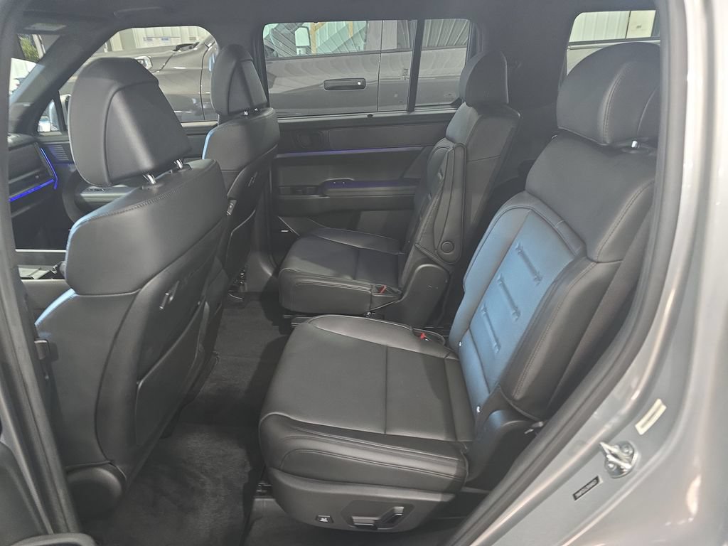 Used 2024 Hyundai Santa Fe Calligraphy AWD/4WD image 16