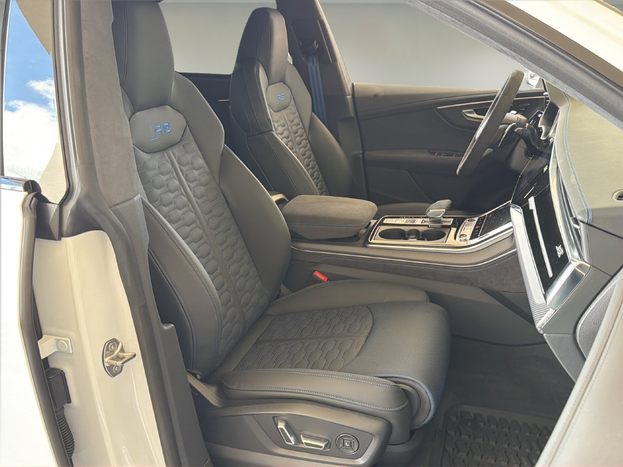 Used 2026 Audi RS Q8 performance AWD/4WD image 19