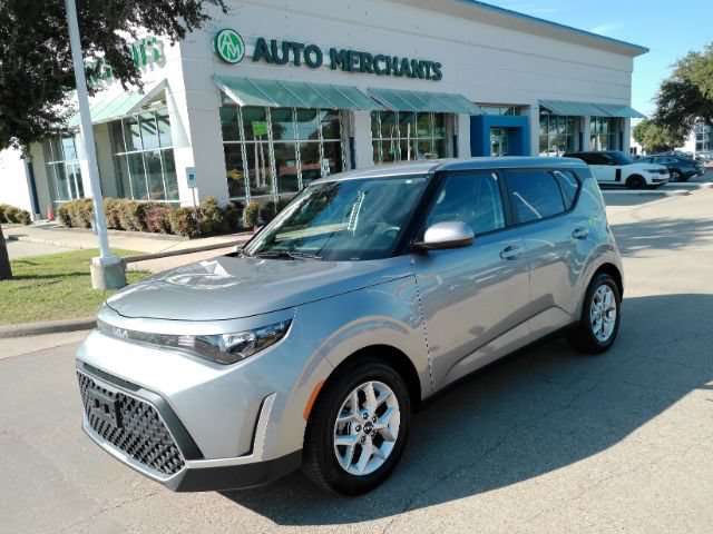 Used 2023 Kia Soul LX w/ LX Technology Package FWD image 1