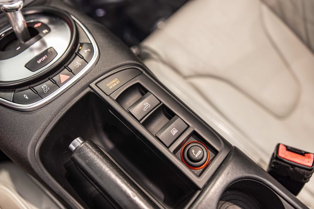 Used 2012 Audi R8 V10 AWD/4WD image 30