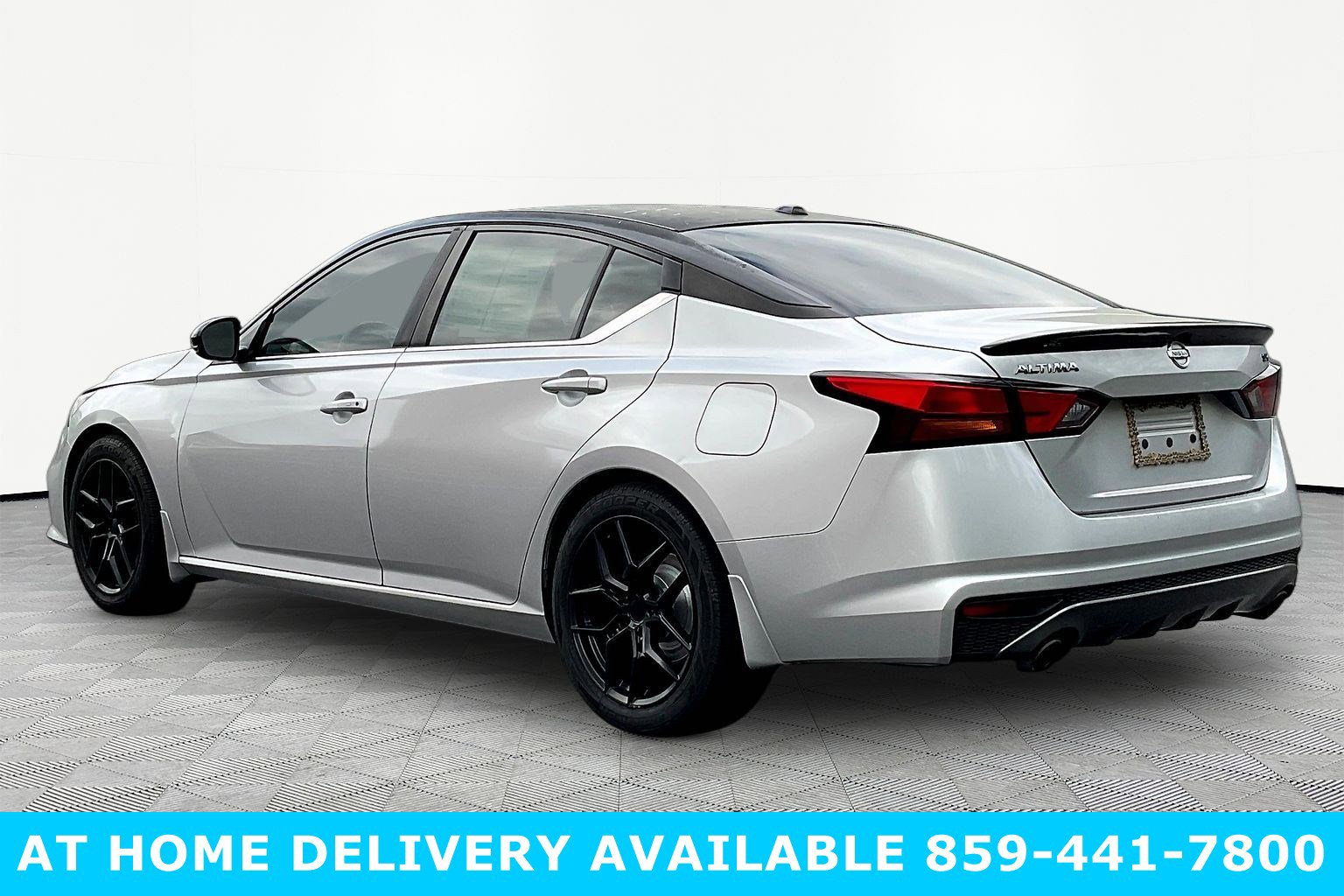 Used 2019 Nissan Altima 2.5 SR w/ SR Premium Package image 4