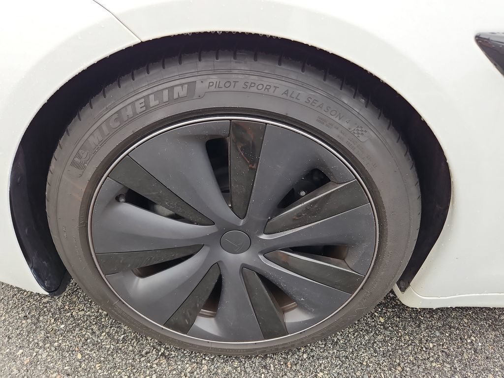 Used 2022 Tesla Model S AWD/4WD image 31